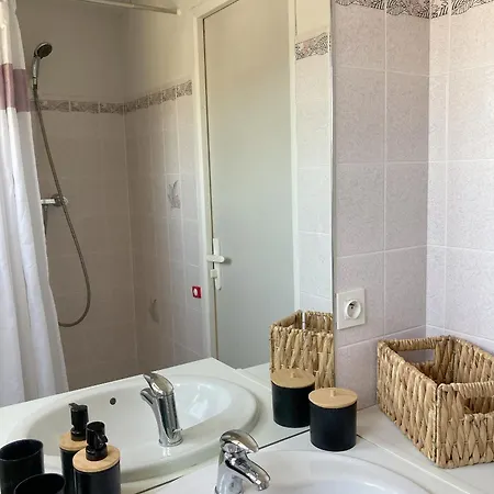 Appartement Les Sardines Bleues Pour 2 A 4 Vacanciers *